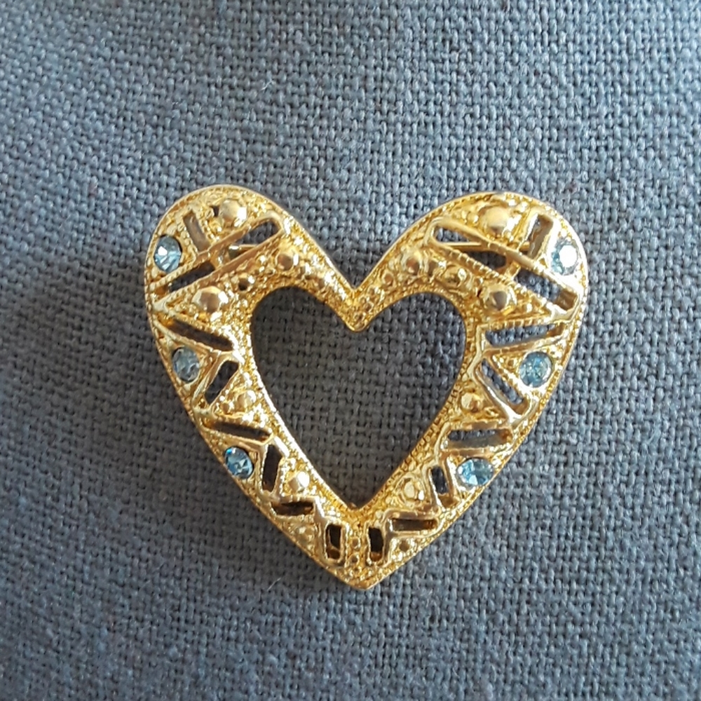 VINTAGE: Gold Told and Blue Stone Brooch